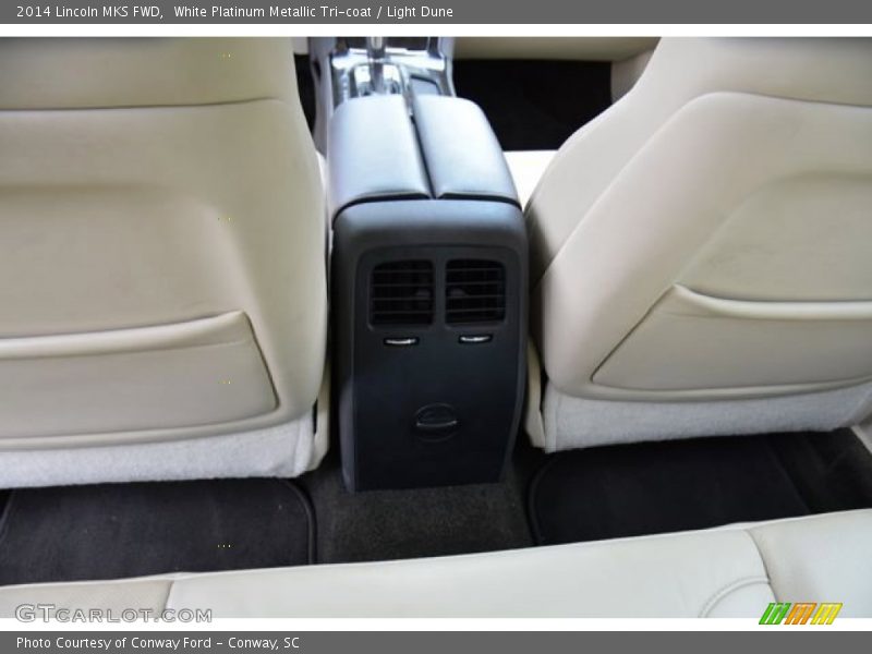 White Platinum Metallic Tri-coat / Light Dune 2014 Lincoln MKS FWD