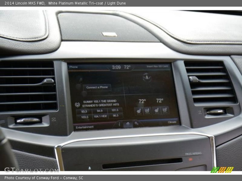 White Platinum Metallic Tri-coat / Light Dune 2014 Lincoln MKS FWD