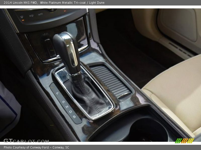 White Platinum Metallic Tri-coat / Light Dune 2014 Lincoln MKS FWD