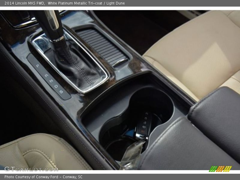 White Platinum Metallic Tri-coat / Light Dune 2014 Lincoln MKS FWD