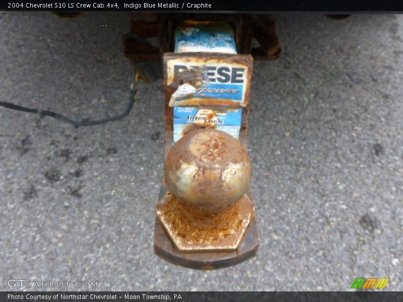 Indigo Blue Metallic / Graphite 2004 Chevrolet S10 LS Crew Cab 4x4