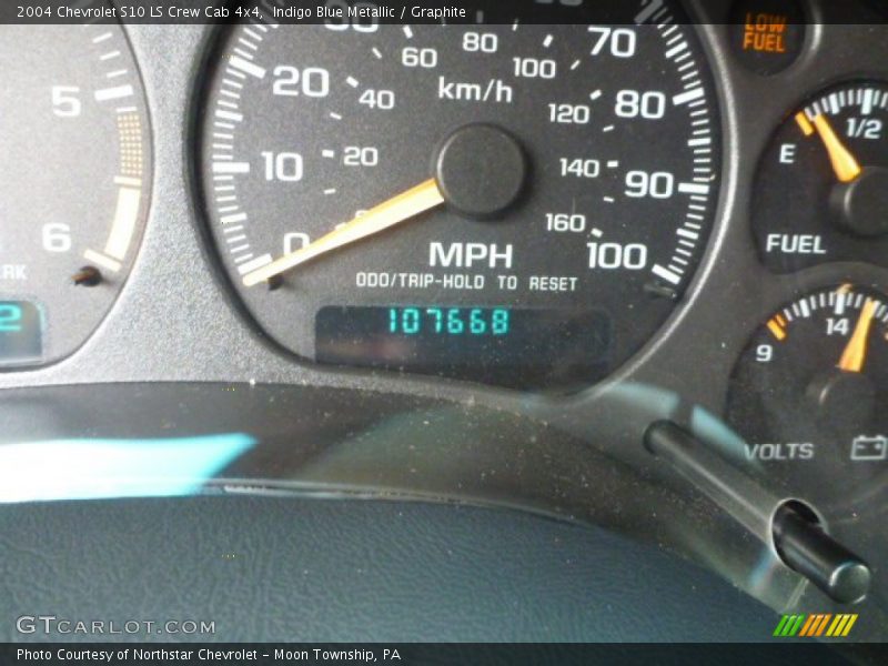 Indigo Blue Metallic / Graphite 2004 Chevrolet S10 LS Crew Cab 4x4