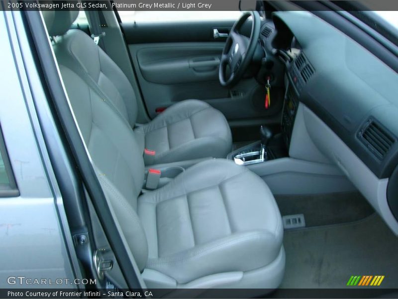 Platinum Grey Metallic / Light Grey 2005 Volkswagen Jetta GLS Sedan