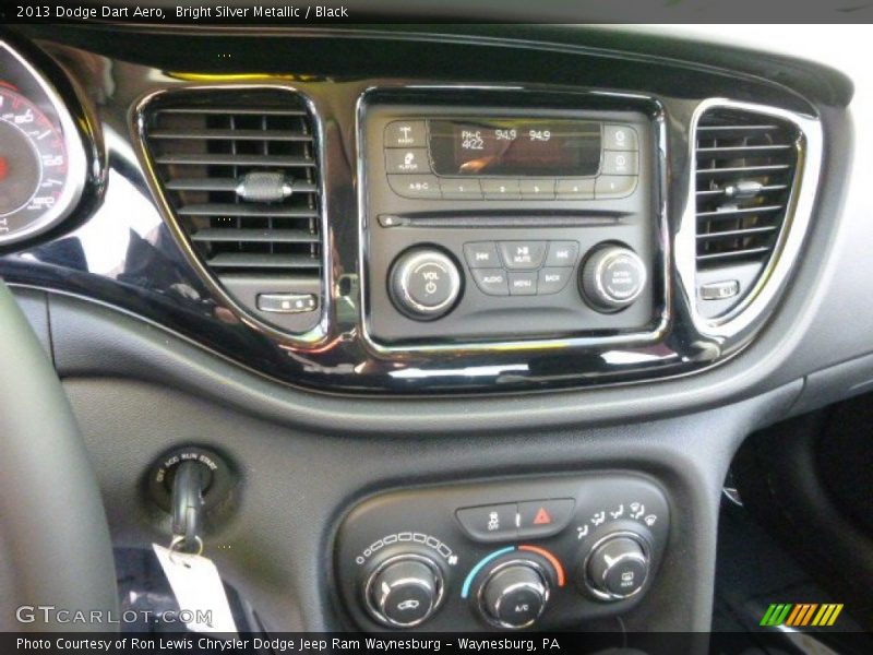Bright Silver Metallic / Black 2013 Dodge Dart Aero