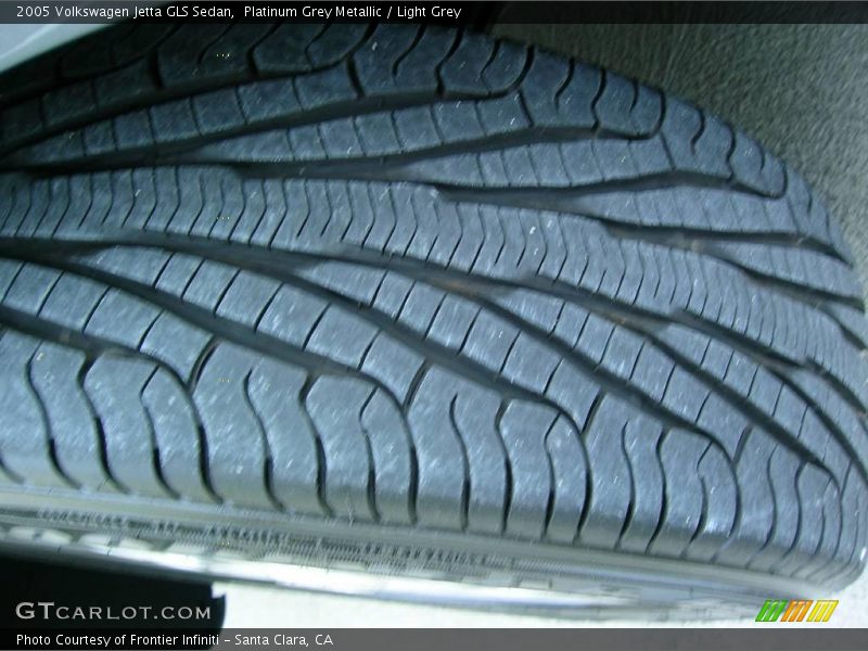 Platinum Grey Metallic / Light Grey 2005 Volkswagen Jetta GLS Sedan