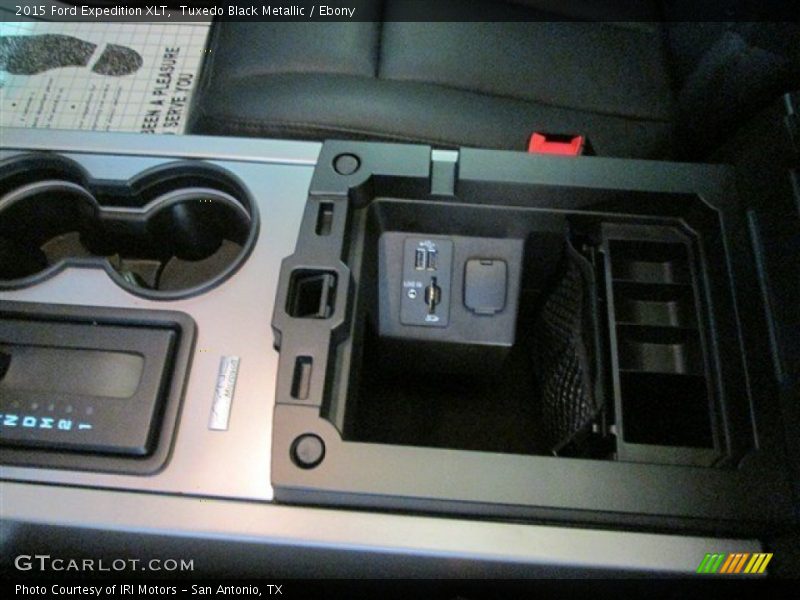 Tuxedo Black Metallic / Ebony 2015 Ford Expedition XLT