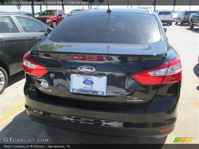 Tuxedo Black / Charcoal Black 2014 Ford Focus SE Sedan