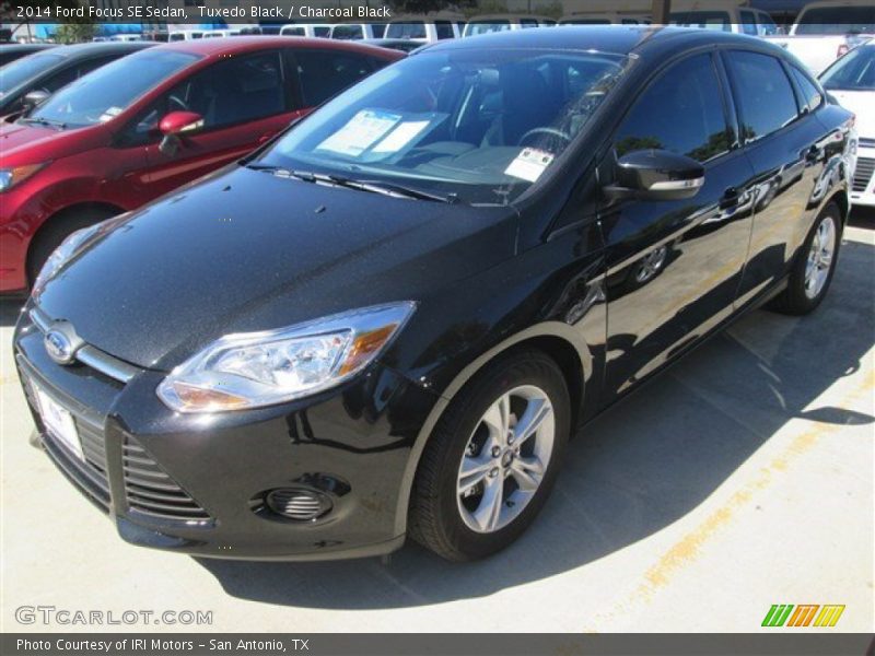 Tuxedo Black / Charcoal Black 2014 Ford Focus SE Sedan