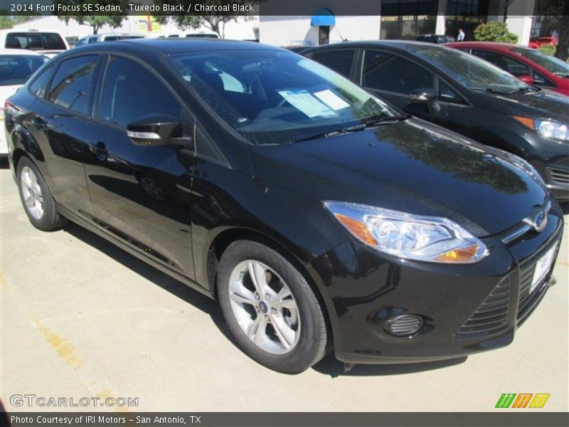 Tuxedo Black / Charcoal Black 2014 Ford Focus SE Sedan