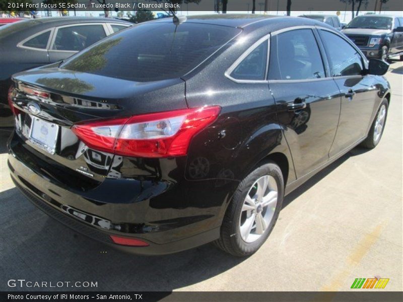 Tuxedo Black / Charcoal Black 2014 Ford Focus SE Sedan