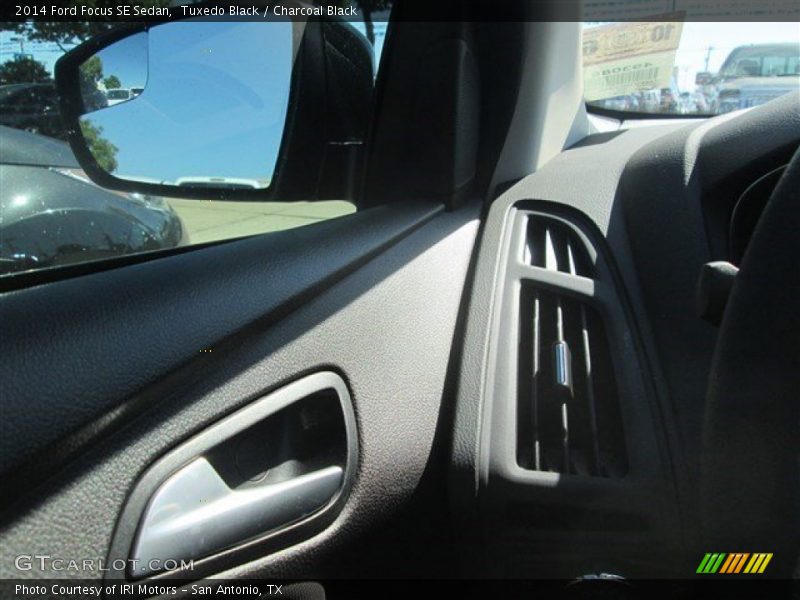 Tuxedo Black / Charcoal Black 2014 Ford Focus SE Sedan