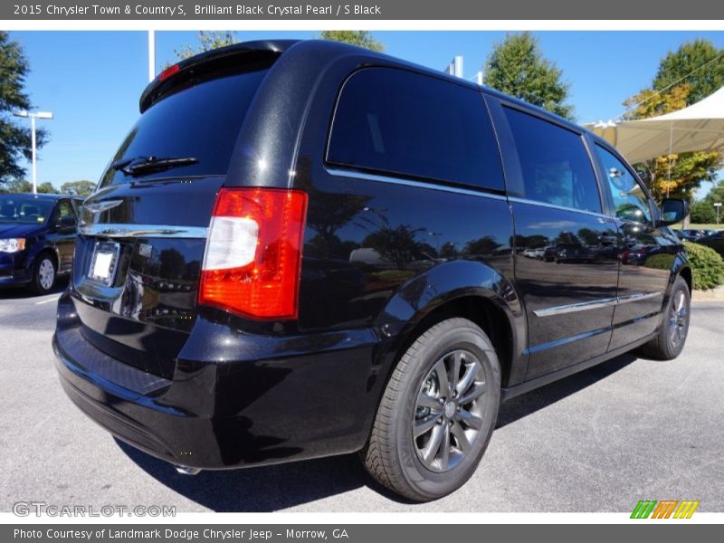 Brilliant Black Crystal Pearl / S Black 2015 Chrysler Town & Country S