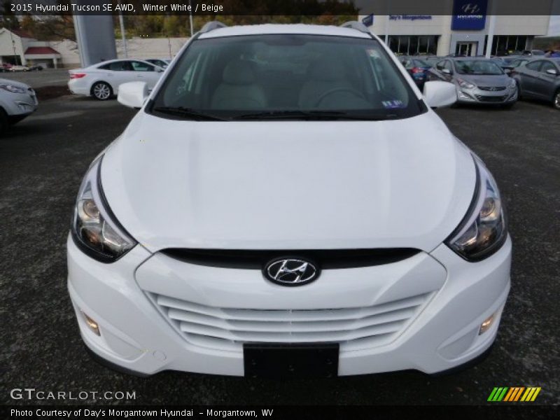 Winter White / Beige 2015 Hyundai Tucson SE AWD