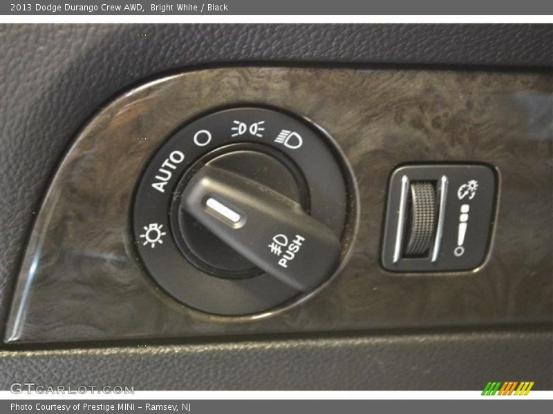 Bright White / Black 2013 Dodge Durango Crew AWD