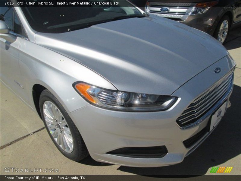 Ingot Silver Metallic / Charcoal Black 2015 Ford Fusion Hybrid SE