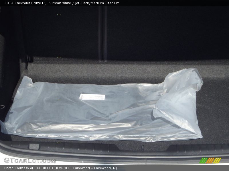 Summit White / Jet Black/Medium Titanium 2014 Chevrolet Cruze LS