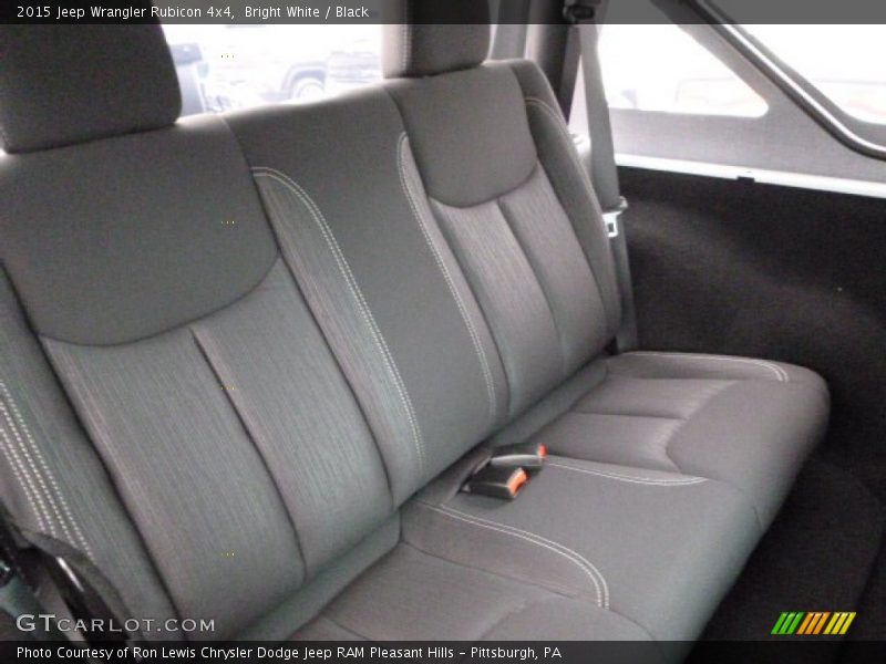 Bright White / Black 2015 Jeep Wrangler Rubicon 4x4