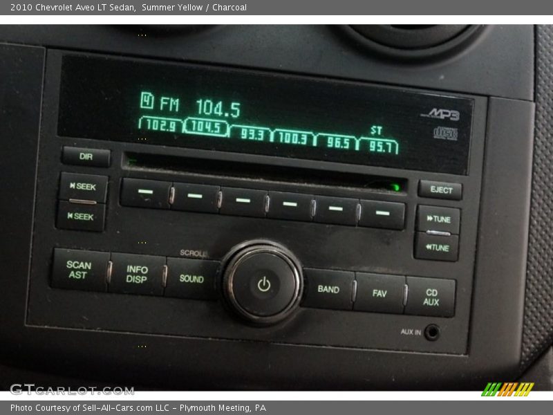 Controls of 2010 Aveo LT Sedan