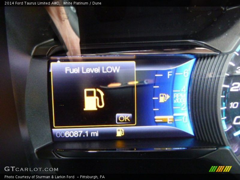 White Platinum / Dune 2014 Ford Taurus Limited AWD