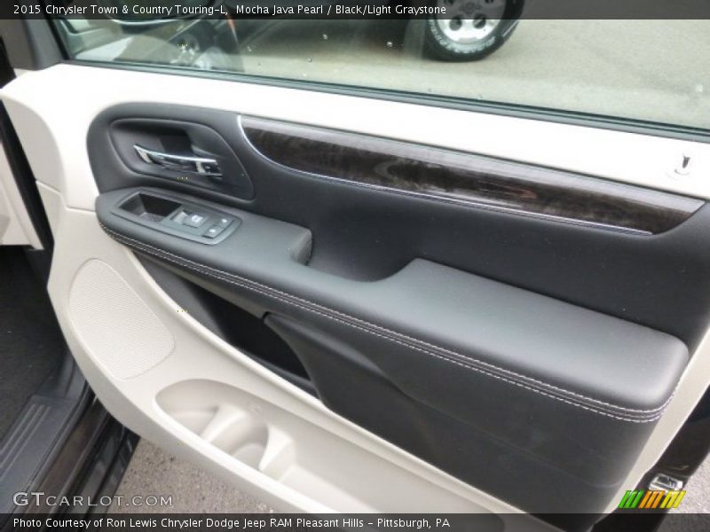 Mocha Java Pearl / Black/Light Graystone 2015 Chrysler Town & Country Touring-L