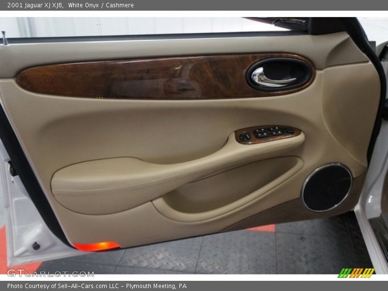 White Onyx / Cashmere 2001 Jaguar XJ XJ8