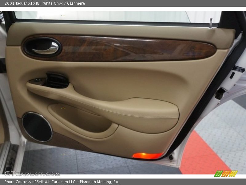 White Onyx / Cashmere 2001 Jaguar XJ XJ8