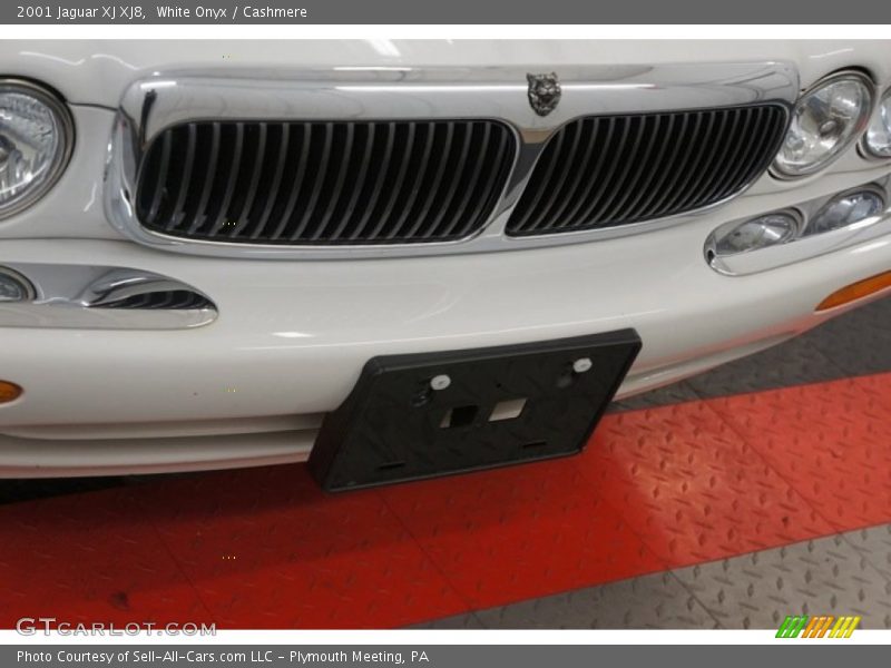 White Onyx / Cashmere 2001 Jaguar XJ XJ8