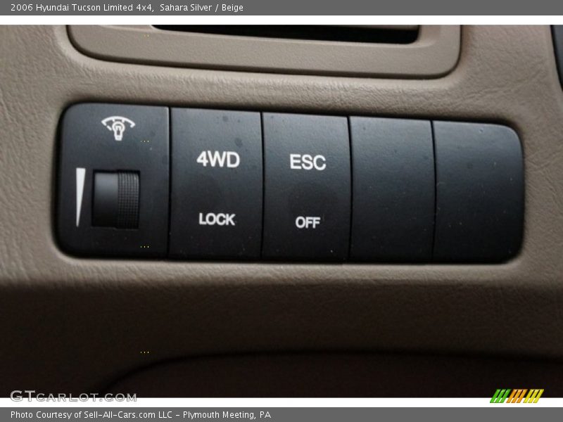 Sahara Silver / Beige 2006 Hyundai Tucson Limited 4x4