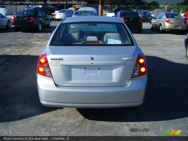 Titanium Silver Metallic / Gray 2005 Suzuki Forenza S Sedan