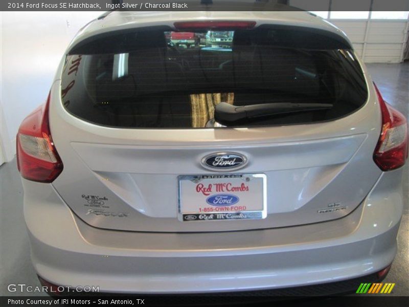 Ingot Silver / Charcoal Black 2014 Ford Focus SE Hatchback