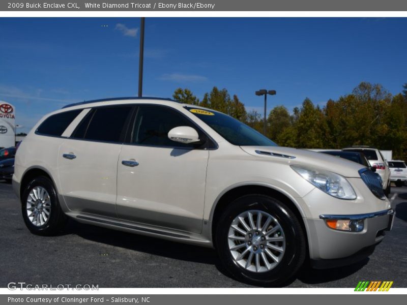Front 3/4 View of 2009 Enclave CXL