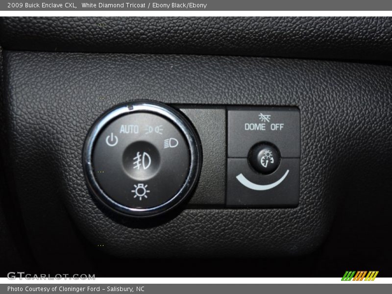 White Diamond Tricoat / Ebony Black/Ebony 2009 Buick Enclave CXL