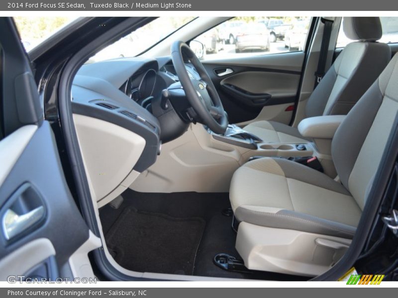 Tuxedo Black / Medium Light Stone 2014 Ford Focus SE Sedan