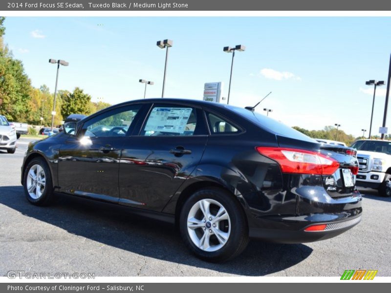 Tuxedo Black / Medium Light Stone 2014 Ford Focus SE Sedan