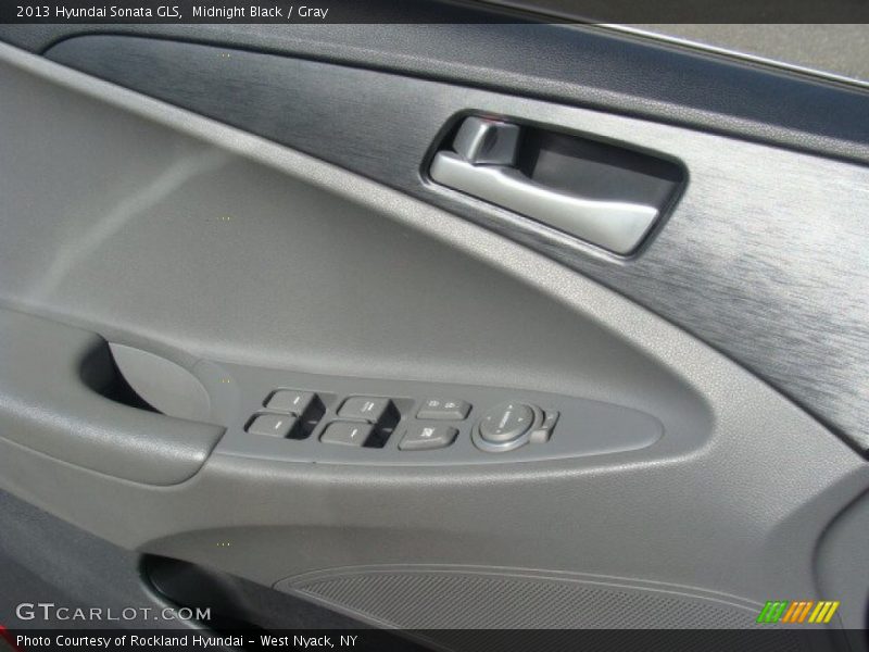 Midnight Black / Gray 2013 Hyundai Sonata GLS