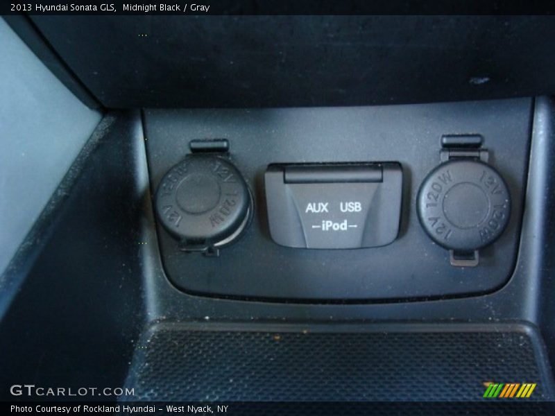Midnight Black / Gray 2013 Hyundai Sonata GLS