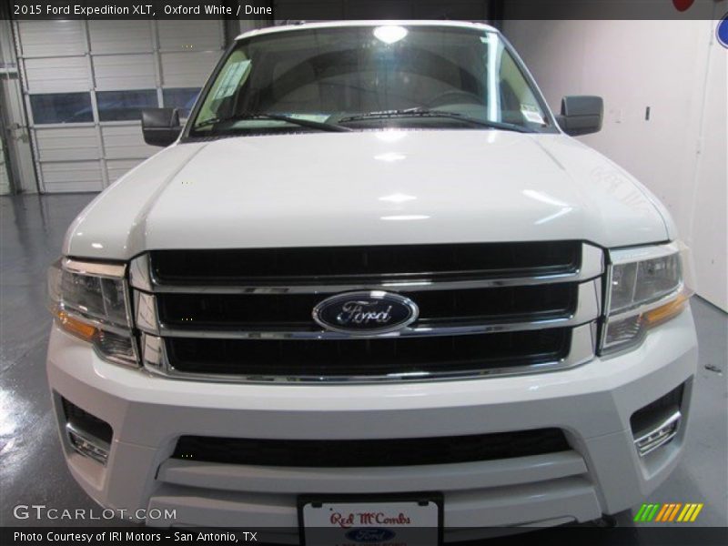 Oxford White / Dune 2015 Ford Expedition XLT