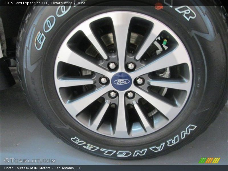 Oxford White / Dune 2015 Ford Expedition XLT