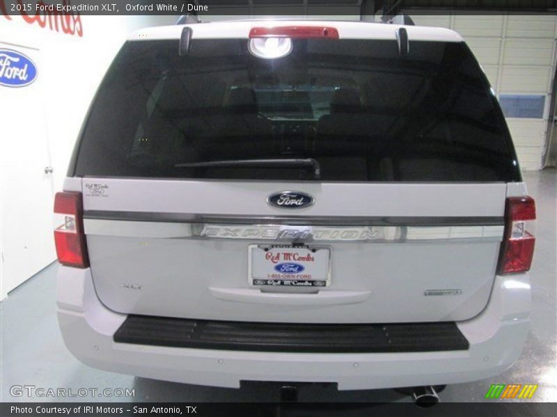 Oxford White / Dune 2015 Ford Expedition XLT
