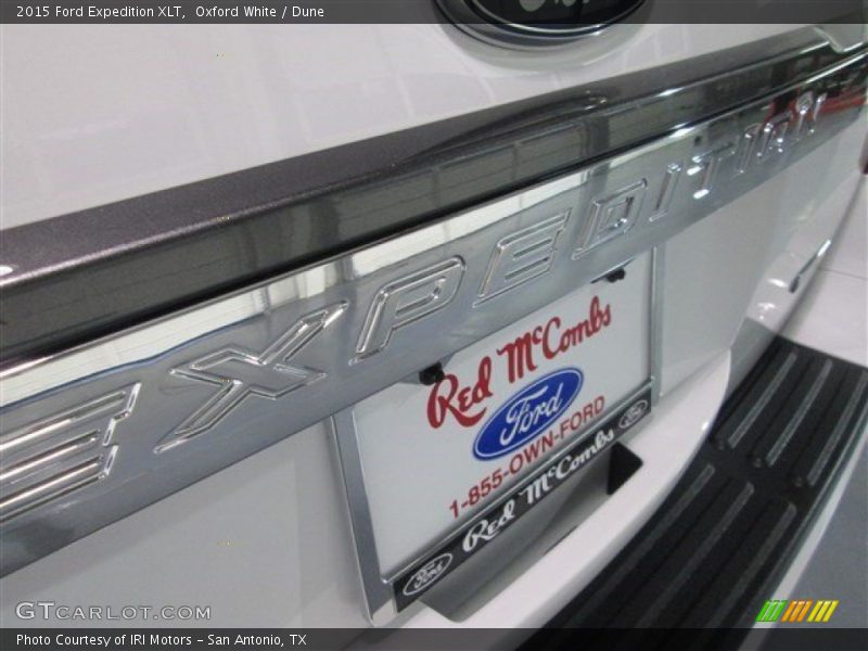Oxford White / Dune 2015 Ford Expedition XLT