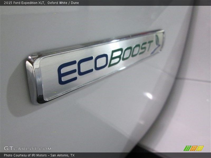 Oxford White / Dune 2015 Ford Expedition XLT