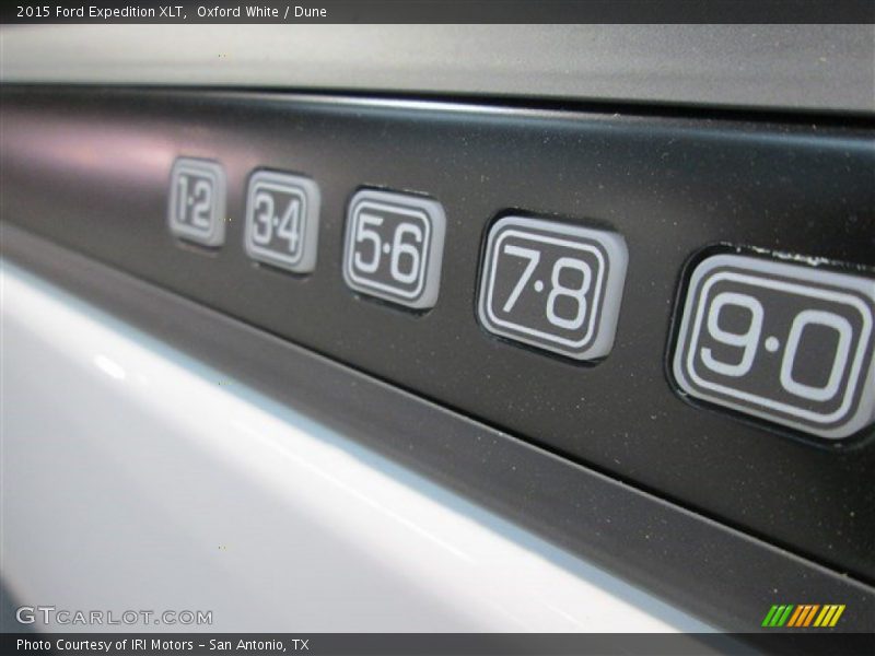 Oxford White / Dune 2015 Ford Expedition XLT