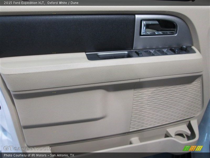 Oxford White / Dune 2015 Ford Expedition XLT