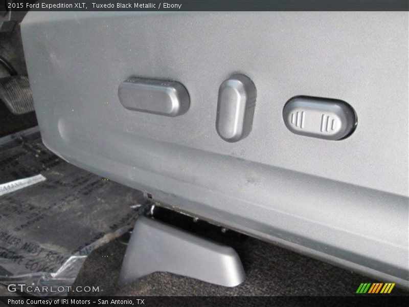 Tuxedo Black Metallic / Ebony 2015 Ford Expedition XLT