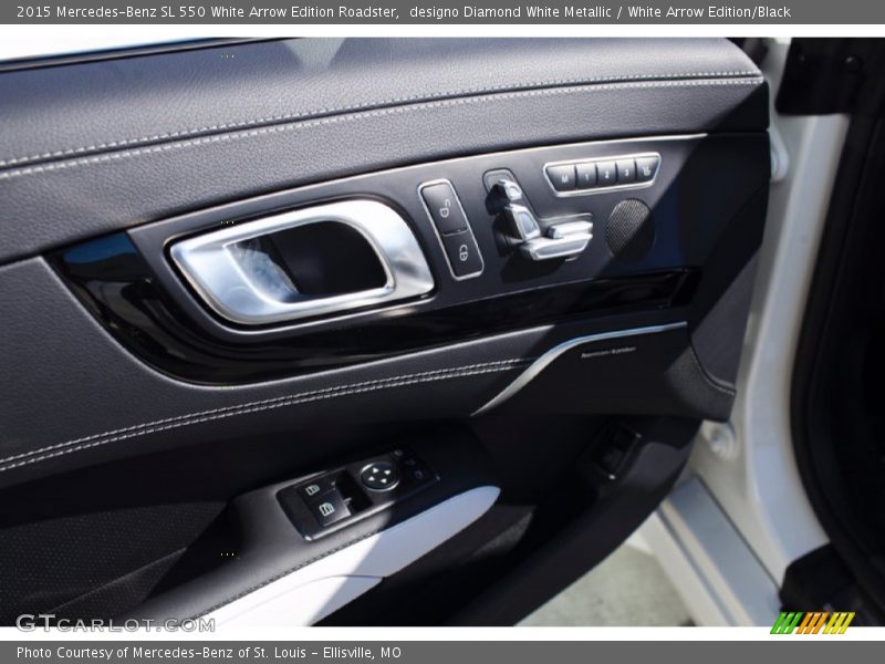 Controls of 2015 SL 550 White Arrow Edition Roadster