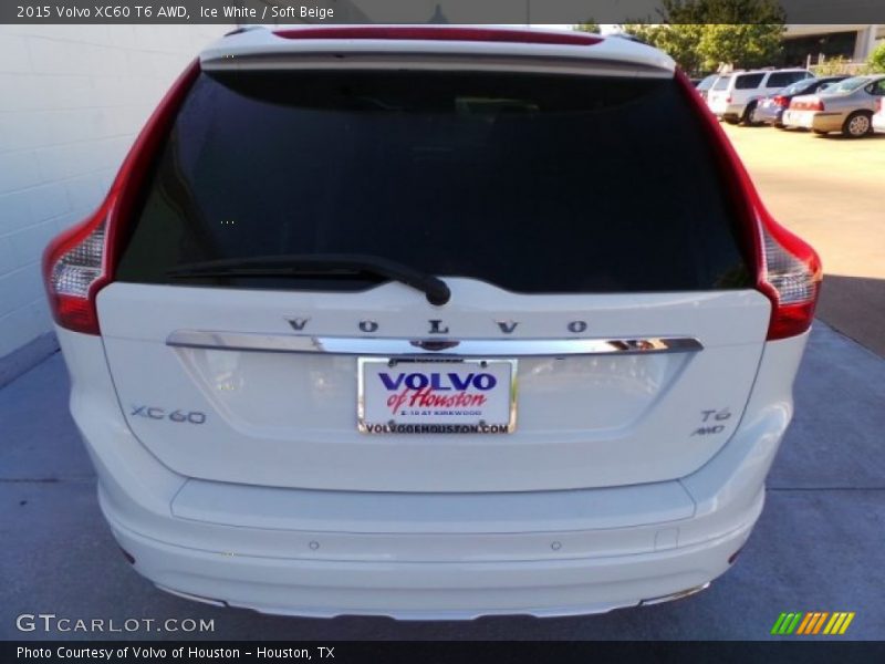 Ice White / Soft Beige 2015 Volvo XC60 T6 AWD
