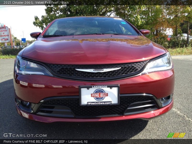 Velvet Red Pearl / Black 2015 Chrysler 200 S