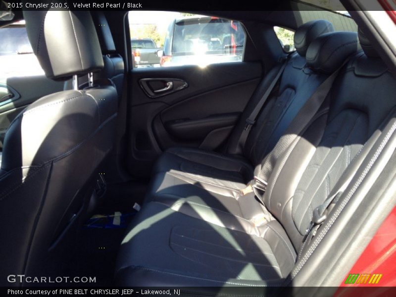 Velvet Red Pearl / Black 2015 Chrysler 200 S