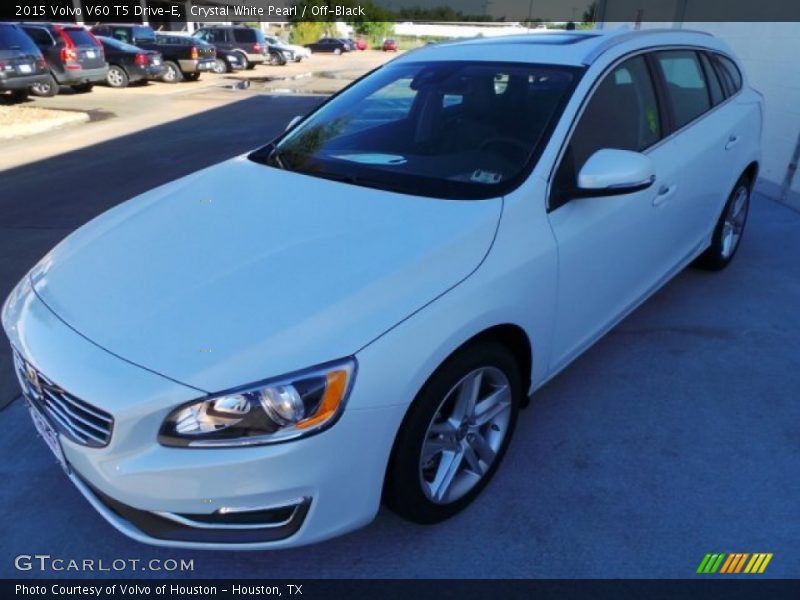 Crystal White Pearl / Off-Black 2015 Volvo V60 T5 Drive-E