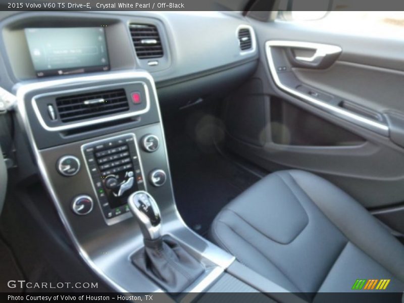 Crystal White Pearl / Off-Black 2015 Volvo V60 T5 Drive-E